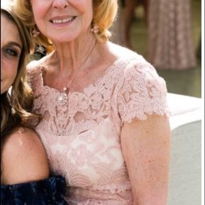 Tadashi Shoji long gown size 4 - dusty rose